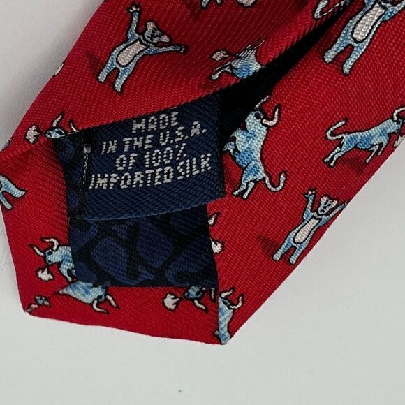 VINEYARD VINES Red With LIGHT BLUE BULLS and BEARS HAND MADE SILK TIE - Picture 6 of 6